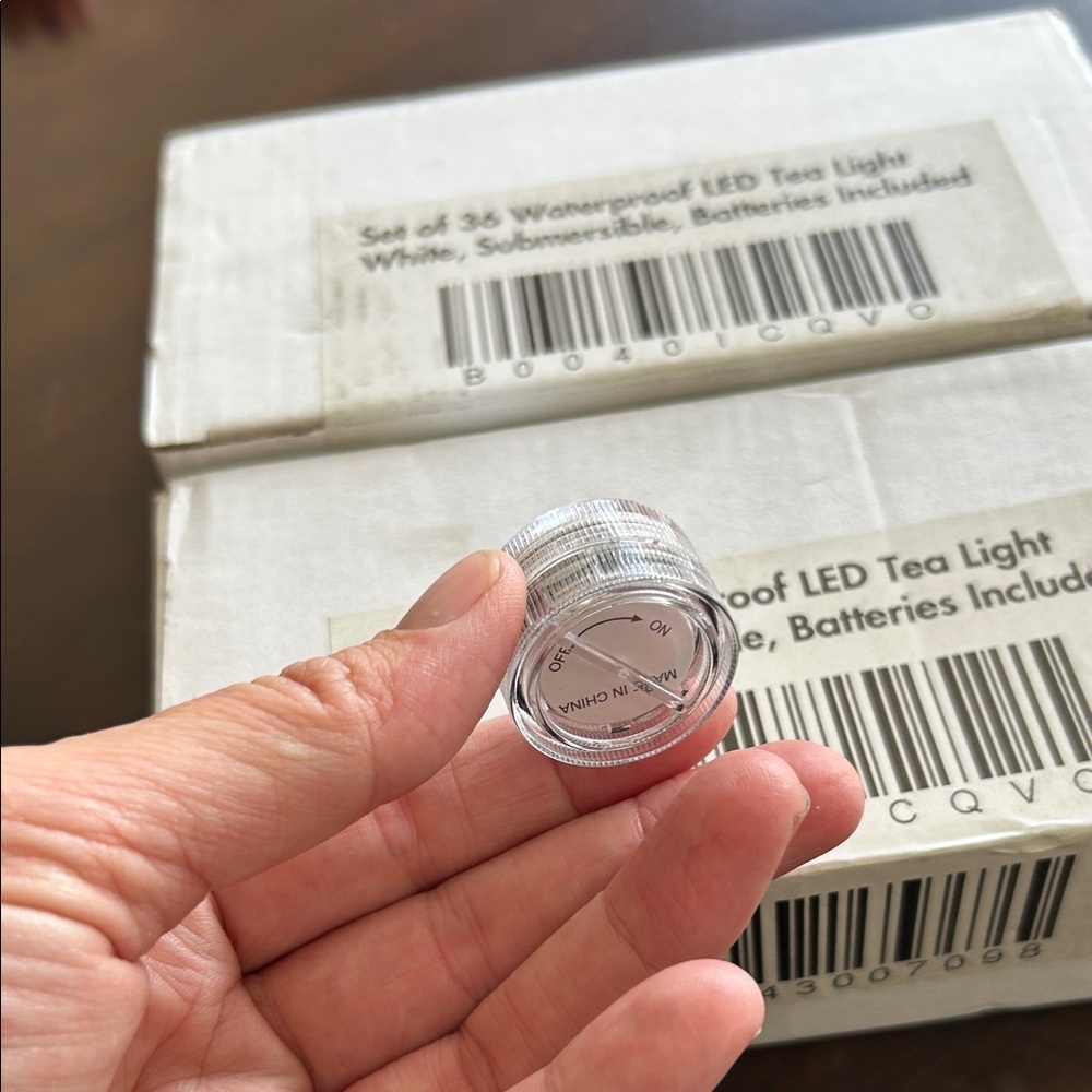 72 - Waterproof LED Tea Light Set - Picture 3 of 3